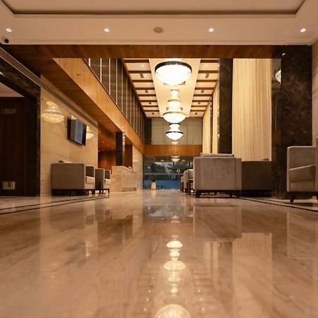 Icon Grand Hotel By Bhagini バンガロール エクステリア 写真