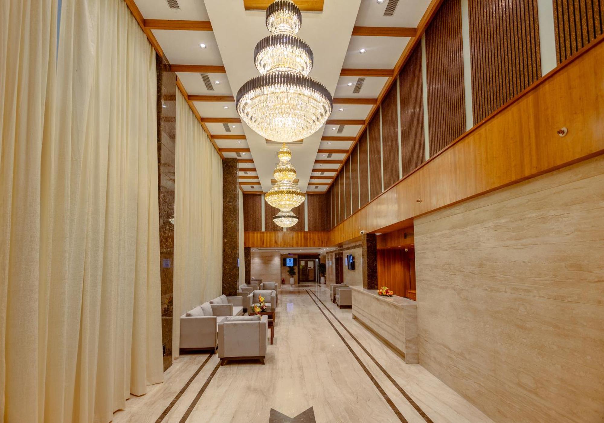 Icon Grand Hotel By Bhagini バンガロール エクステリア 写真