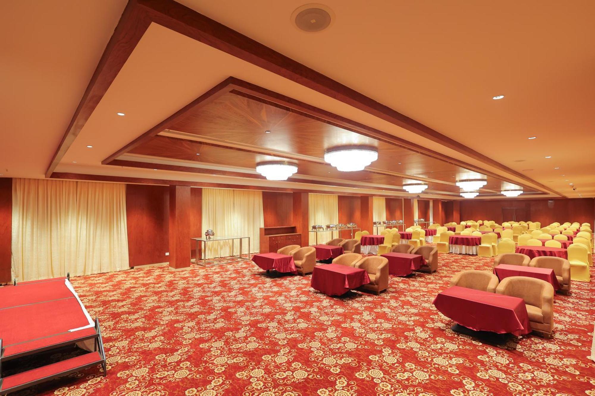Icon Grand Hotel By Bhagini バンガロール エクステリア 写真