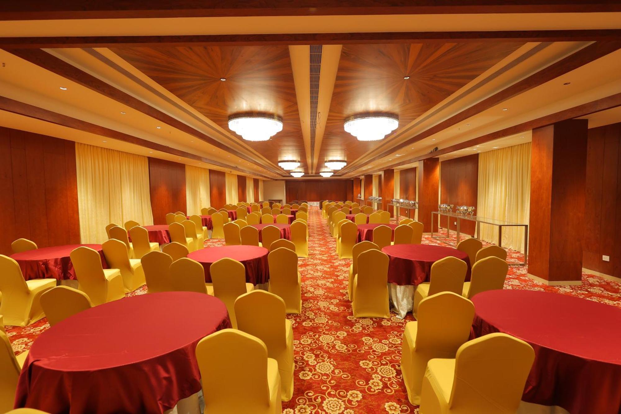 Icon Grand Hotel By Bhagini バンガロール エクステリア 写真