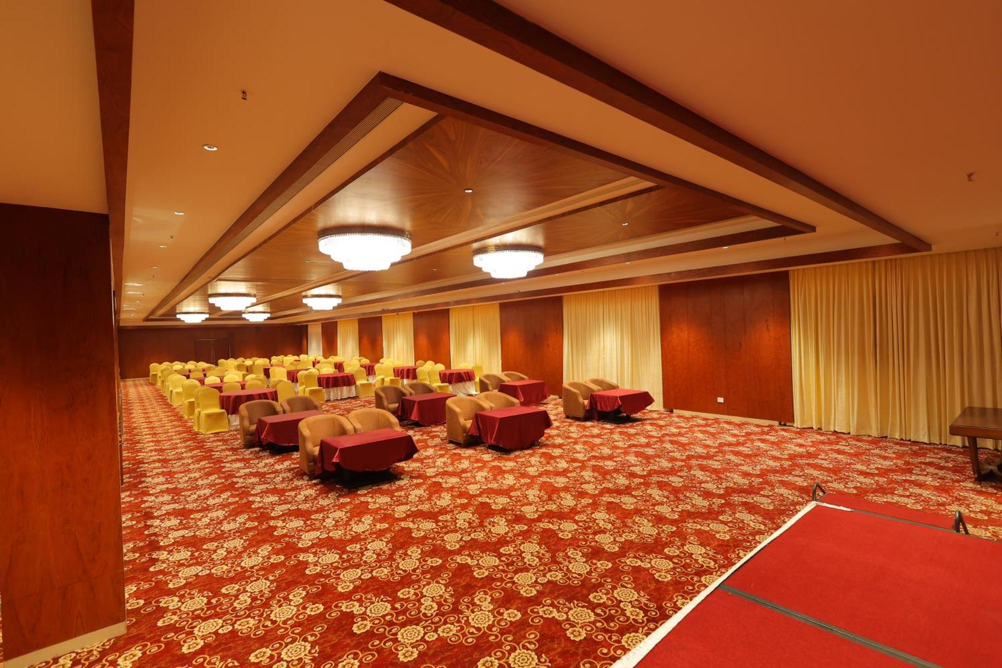 Icon Grand Hotel By Bhagini バンガロール エクステリア 写真