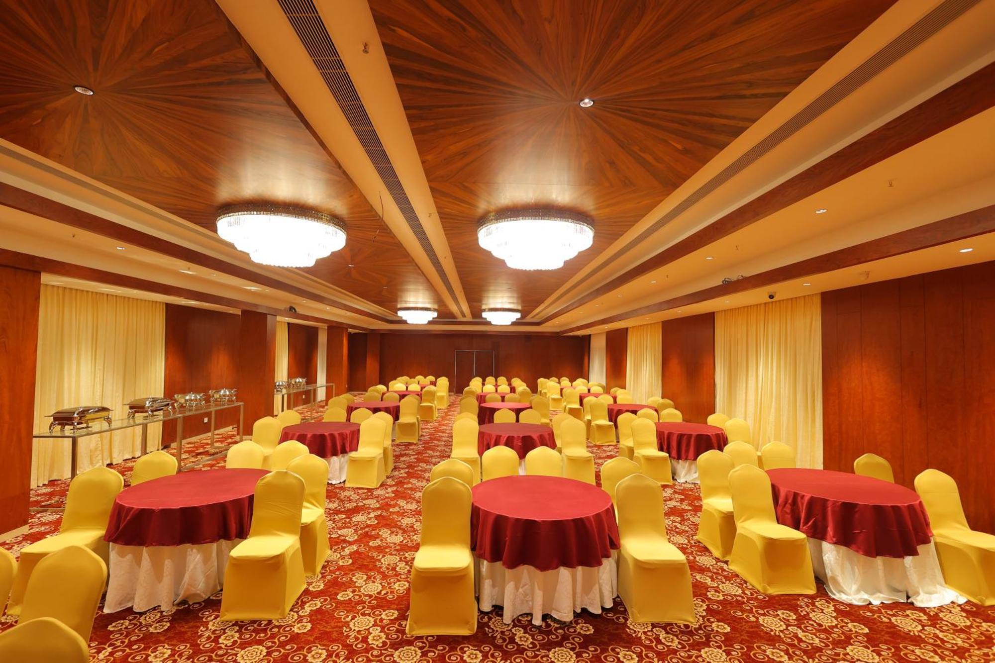 Icon Grand Hotel By Bhagini バンガロール エクステリア 写真