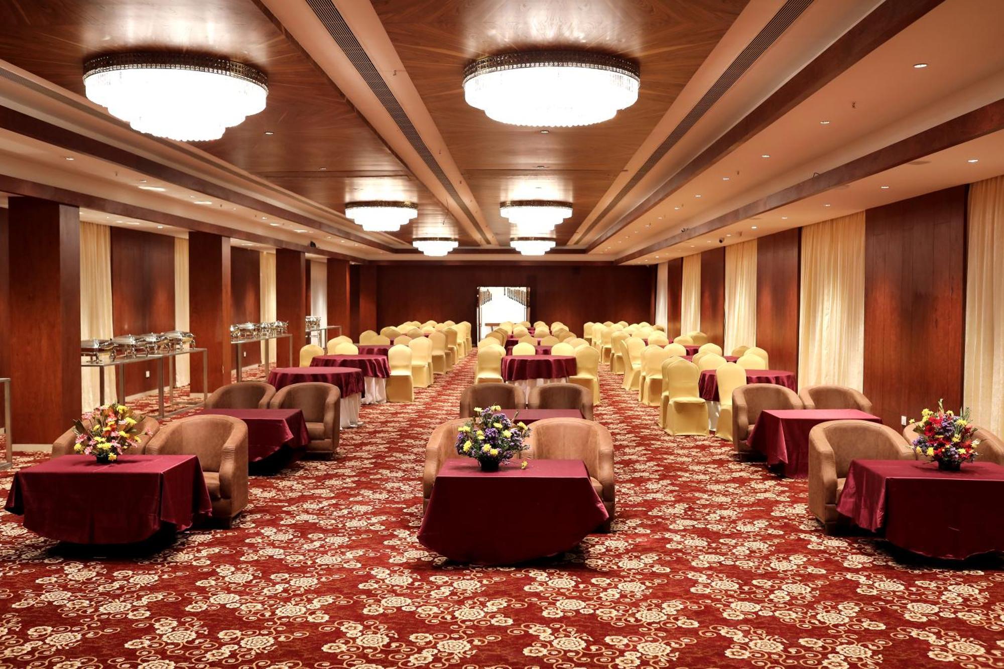 Icon Grand Hotel By Bhagini バンガロール エクステリア 写真