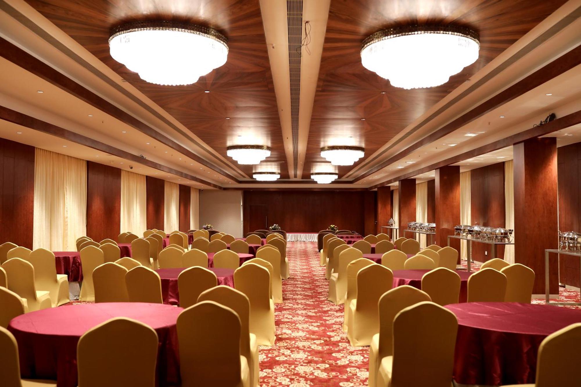 Icon Grand Hotel By Bhagini バンガロール エクステリア 写真