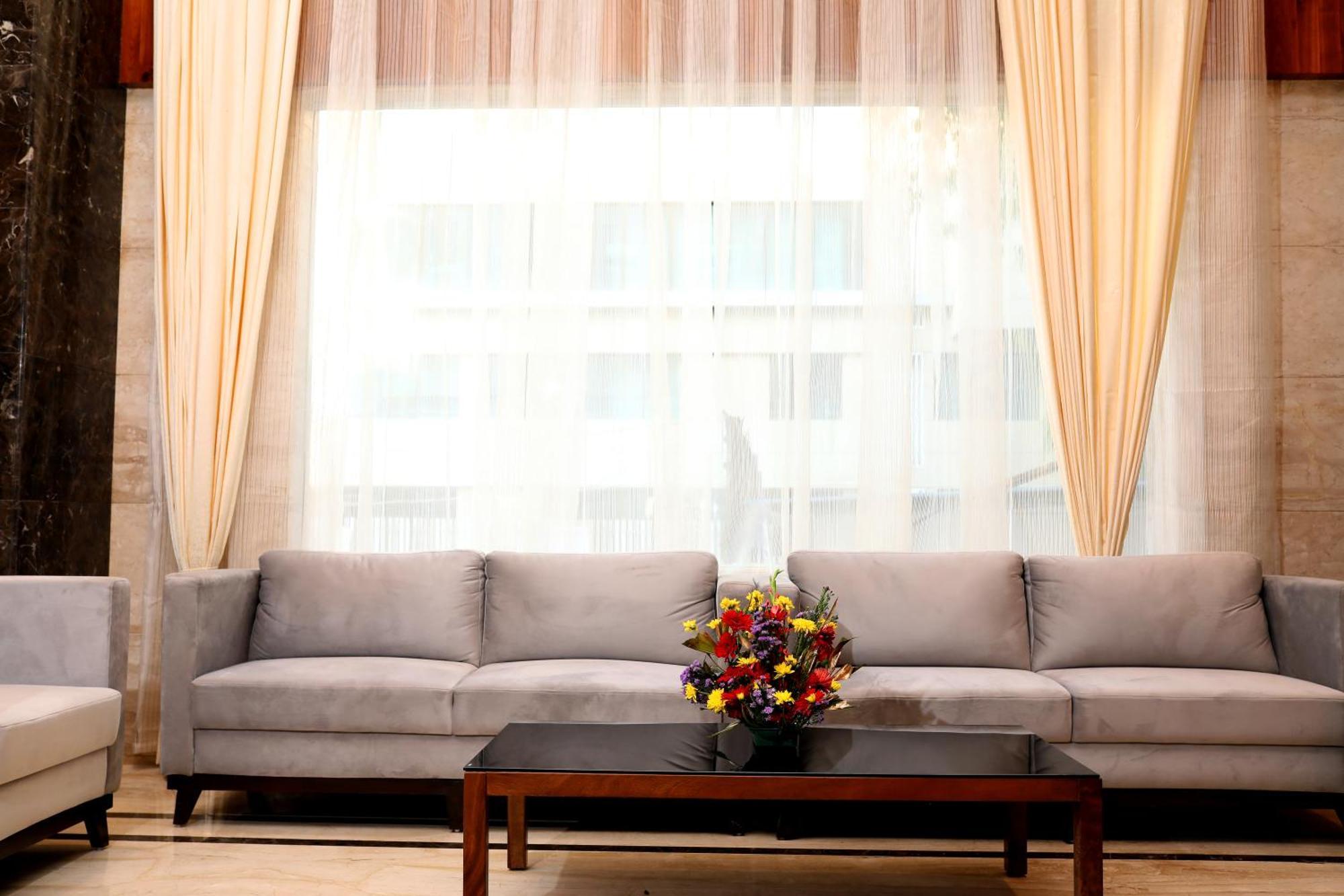 Icon Grand Hotel By Bhagini バンガロール エクステリア 写真